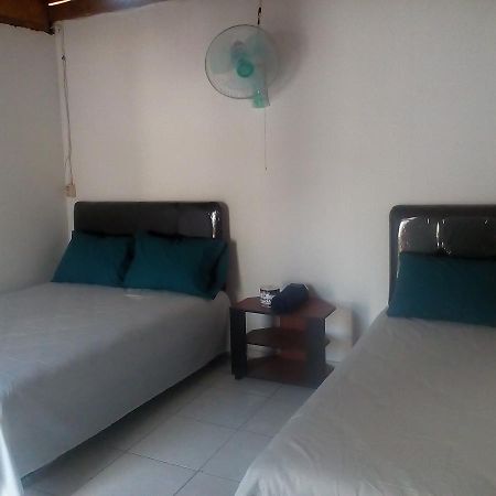 Izaac'S Bed & Breakfast Lovina Екстериор снимка