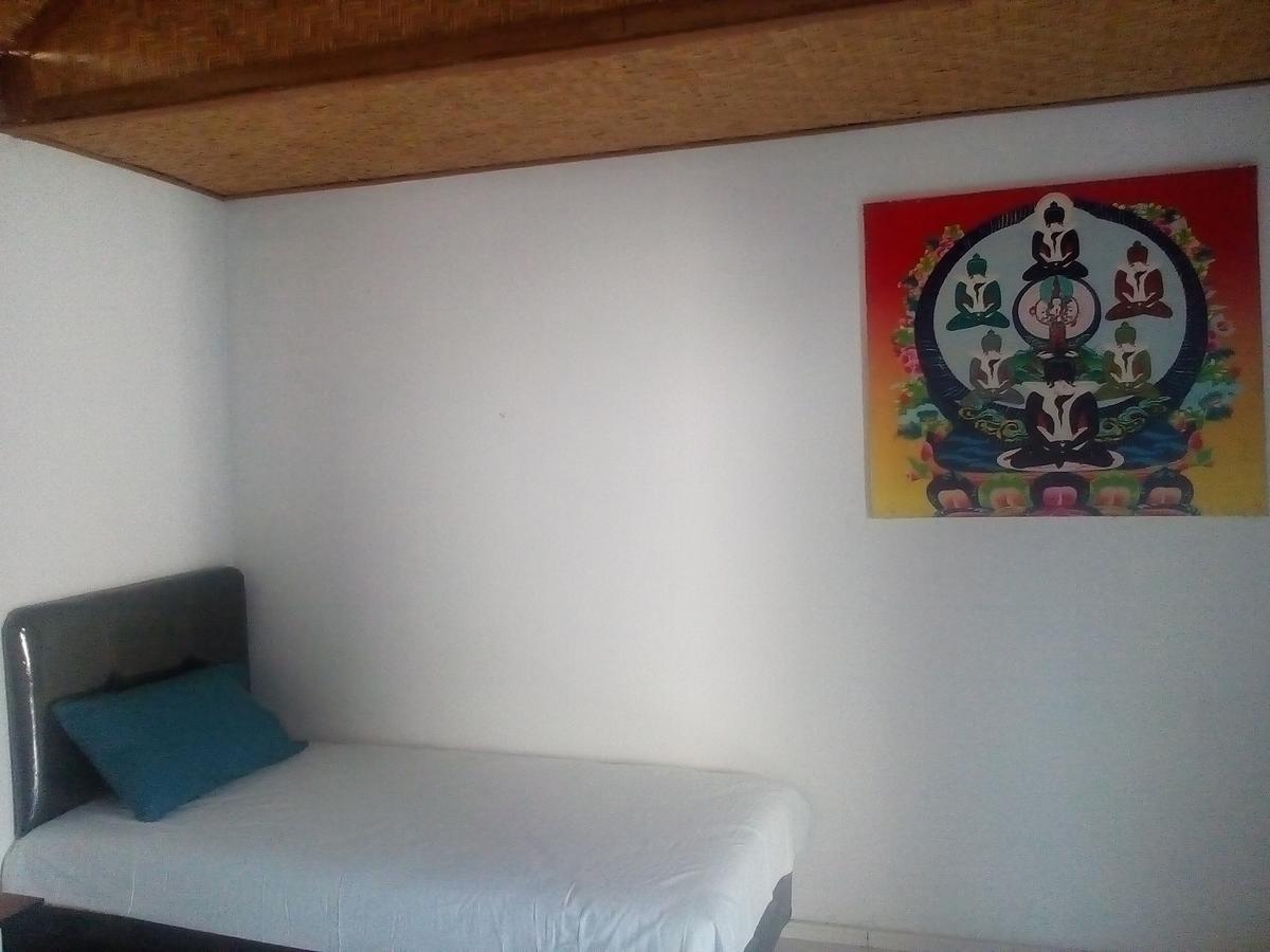 Izaac'S Bed & Breakfast Lovina Екстериор снимка