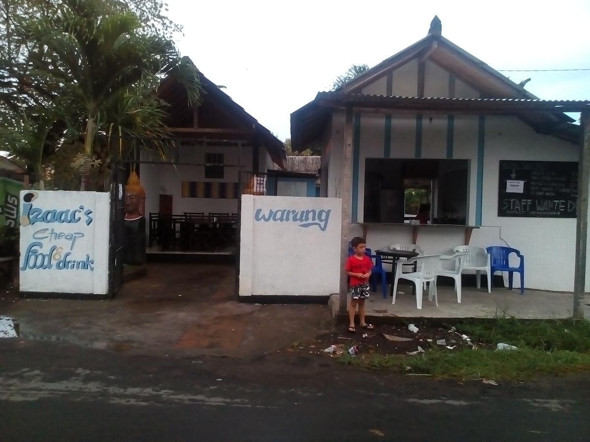 Izaac'S Bed & Breakfast Lovina Екстериор снимка