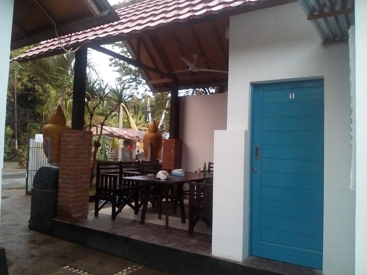 Izaac'S Bed & Breakfast Lovina Екстериор снимка