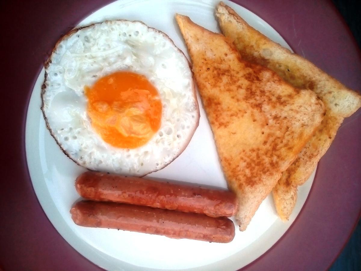 Izaac'S Bed & Breakfast Lovina Екстериор снимка