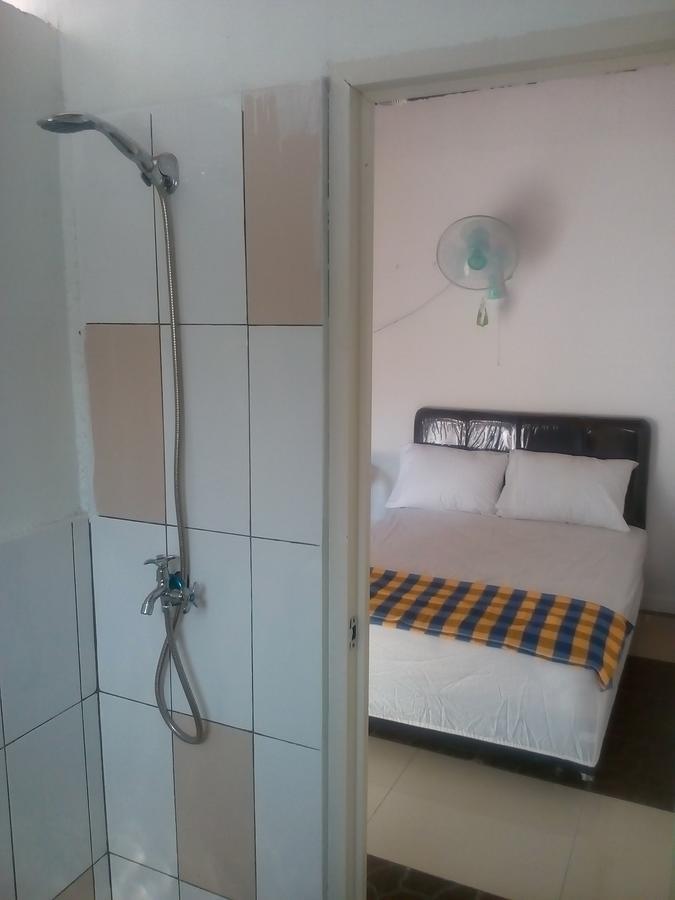 Izaac'S Bed & Breakfast Lovina Екстериор снимка