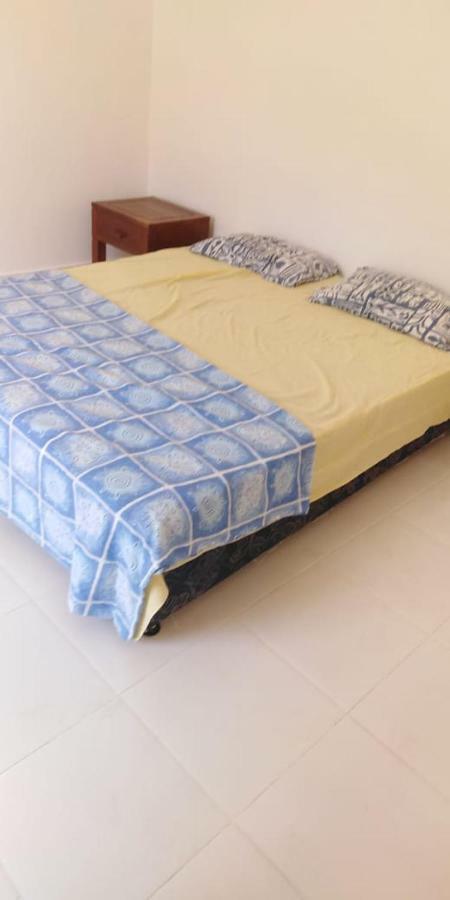 Izaac'S Bed & Breakfast Lovina Екстериор снимка